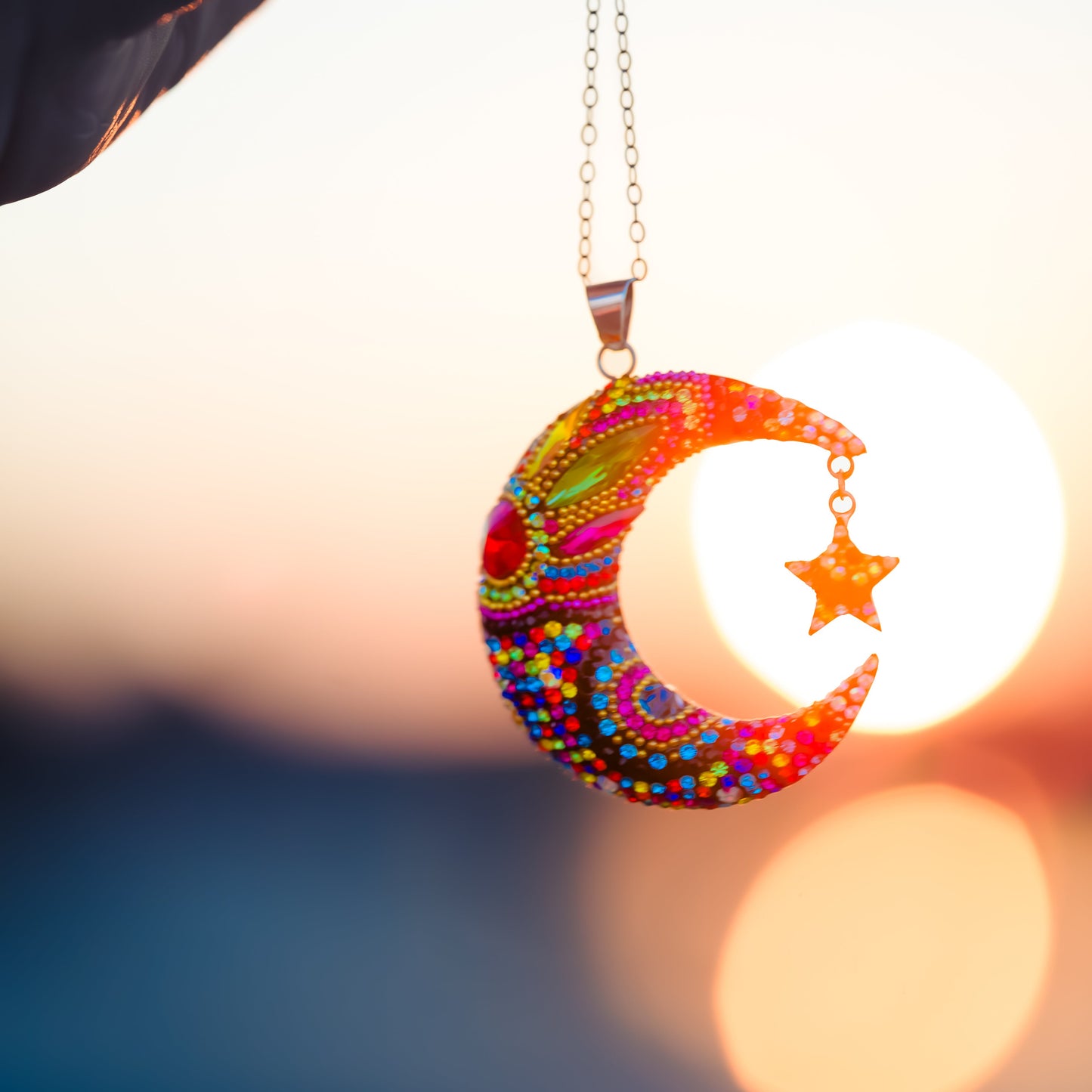 Collar Luna de Plata con Piedras Artesanales – Magia y Artesanía en una Joya Única