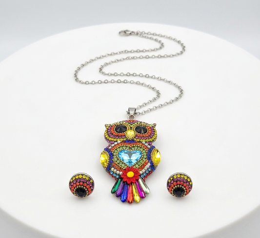 Búho de Plata 925 con Piedras Artesanales – Un Símbolo de Sabiduría y Maestría Artesanal