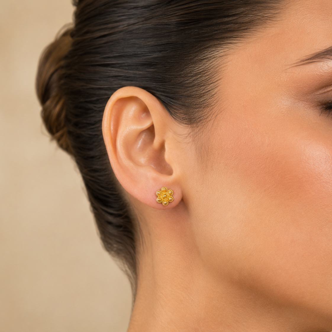 Handmade Gold Filigree Flower Topos – Delicacy and Art
